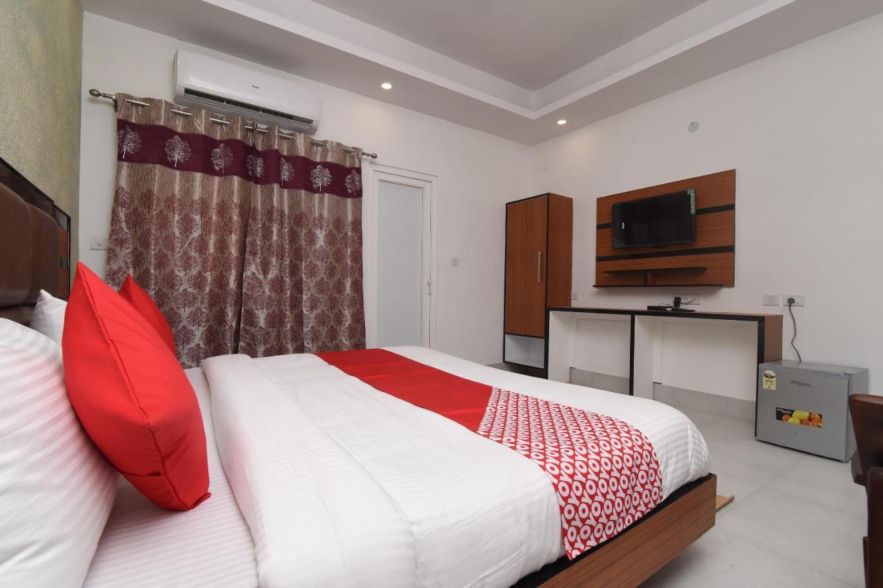 Capital O 13310 Noida Suites Ngoại thất bức ảnh