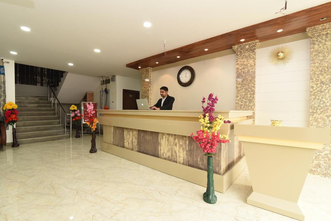 Capital O 13310 Noida Suites Ngoại thất bức ảnh