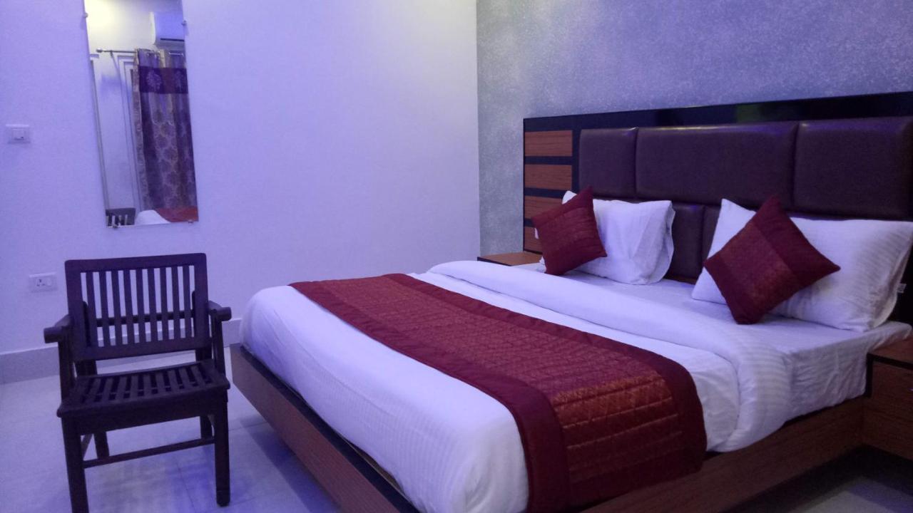 Capital O 13310 Noida Suites Ngoại thất bức ảnh