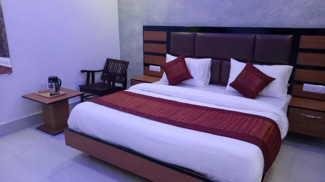 Capital O 13310 Noida Suites Ngoại thất bức ảnh